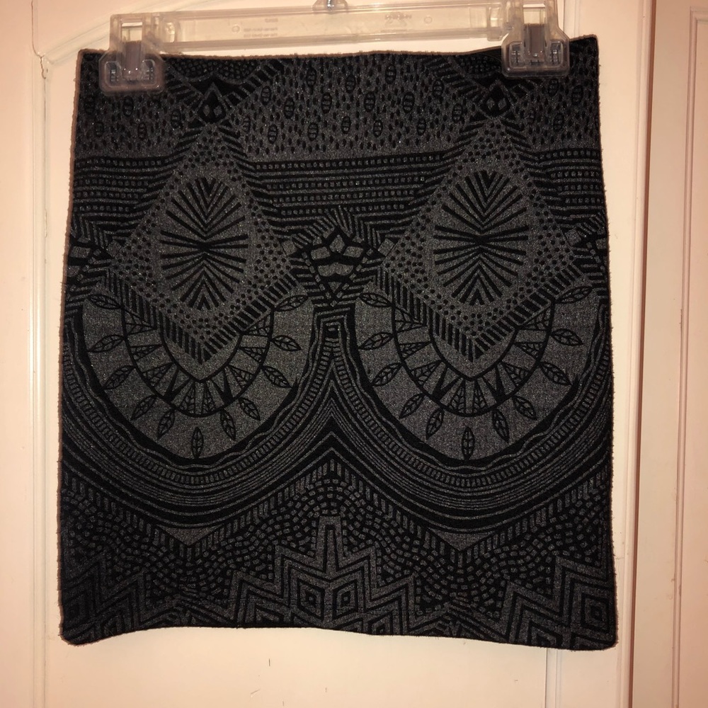 Black & silver mini skirt